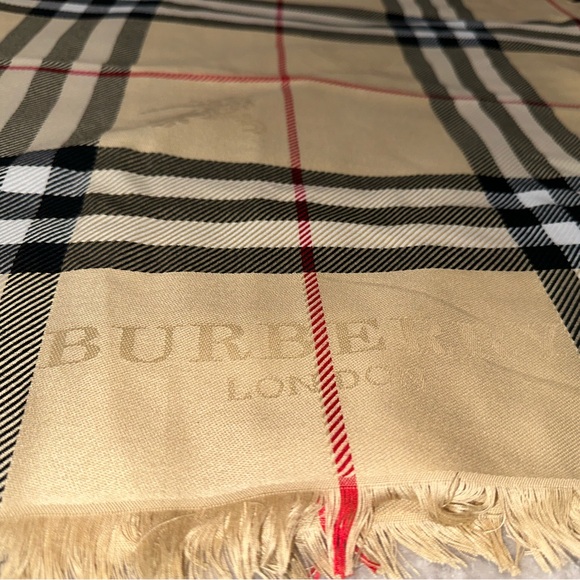 Burberry cover up - Picture 4 of 5